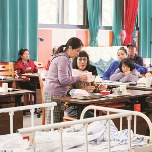 “家政+养老”：点单服务，在家享老